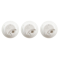 First Alert detector 9120B vista frontal del pack de 3 mostrando diseño y montaje fácil