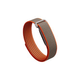 Fitbit Air frontal en color rye mostrando diseño inspirado Stephen Curry y comodidad