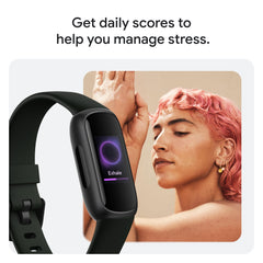 Fitbit Inspire 3 pantalla activa mostrando ejercicio y métricas claras