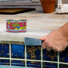 Flex Paste reparando junta de techo RV ofreciendo protección contra agua