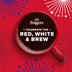 Cerca de una cápsula Folgers K-Cup mostrando la textura y sello para frescura