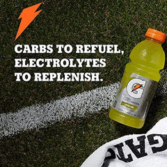 Gatorade botella en manos de deportista hidratación durante ejercicio