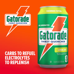 Gatorade latas en nevera en ambiente deportivo, refrigeración inmediata
