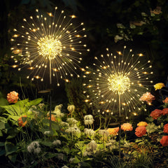 GIGALUMI vista frontal del pack con postes y luces, decoración lista