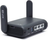GL.iNet frontal del Slate mostrando diseño compacto y conectividad rápida