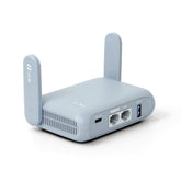 GL.iNet Beryl AX frontal con enchufe, portátil y listo para viajar