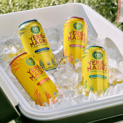 Guayaki etiqueta con sellos orgánicos y certificaciones, confianza ecológica