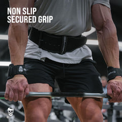 Gymreapers en uso durante deadlift mejorando el agarre y control