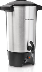 Hamilton Beach urno frontal mostrando acabado aluminio brillante y capacidad