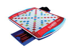 Hasbro Gaming vista frontal del set Deluxe con estuche, práctico para transportar