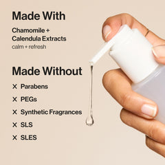 Honest Beauty dispensador aplicando producto, dosificación controlada y práctica