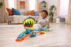 Hot Wheels detalle de la cabeza del tiburón con mecanismo de cierre y efecto dramático