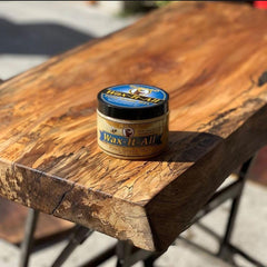HOWARD aplicación en mesa de madera realzando vetas y brillo