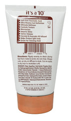 It's a 10 Haircare textura cremosa en la mano mostrando consistencia y fácil distribución