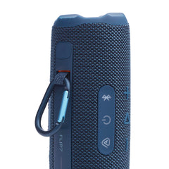 JBL Flip 7 caída simulada mostrando resistencia y durabilidad