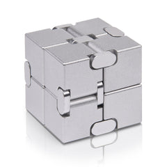 JOEYANK cubo infinito frontal mostrando acabado metálico y diseño duradero