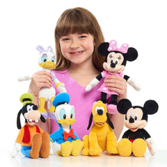 Just Play detalle textura de Mickey, telas suaves y bordados seguros