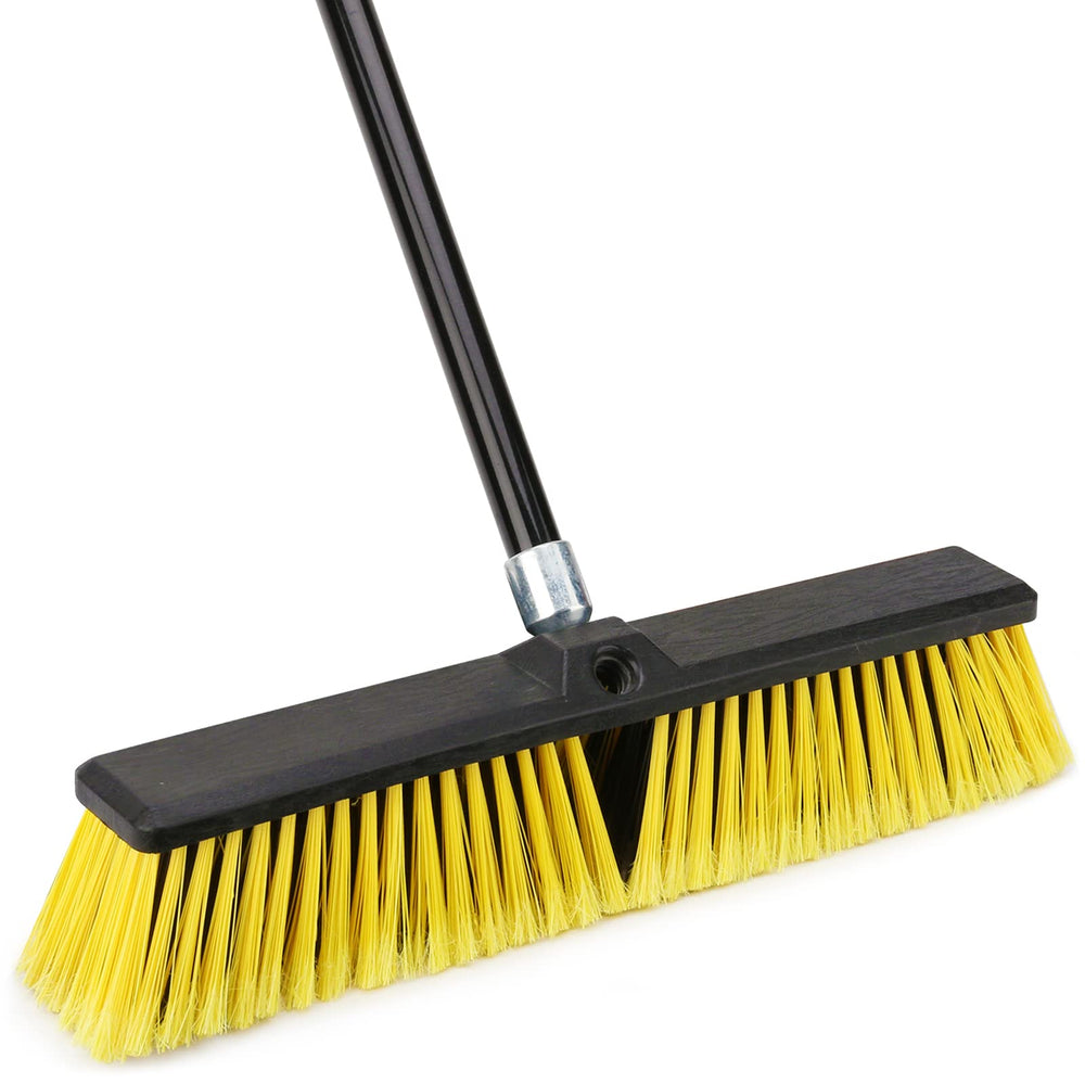 KeFanta escoba exterior frontal mostrando el cabezal ancho y robustez
