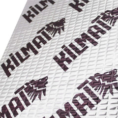 KILMAT instalación en puerta de coche demostrando reducción de vibraciones