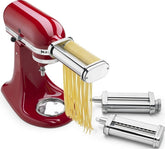 KitchenAid vista frontal del set con rodillo y cortadores mostrando profesionalidad