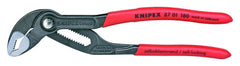 KNIPEX primer plano de dientes endurecidos mostrando durabilidad y tracción