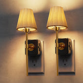 L LOHAS LED vista frontal con pantalla plisada, aporta calidez decorativa
