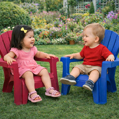 Little Tikes silla en uso en patio con niño sentado y fácil limpieza