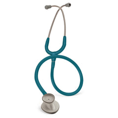 Littmann vista frontal del chestpiece mostrando forma de lágrima y versatilidad
