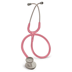 Littmann tubo Pearl Pink y pecho frontal mostrando diseño ligero y profesional