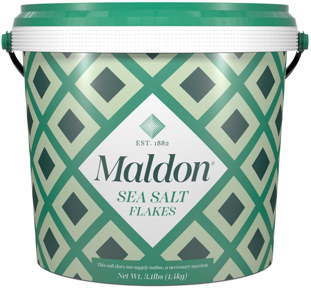 Maldon tubo frontal mostrando escamas y envase, realza sabor y conservación