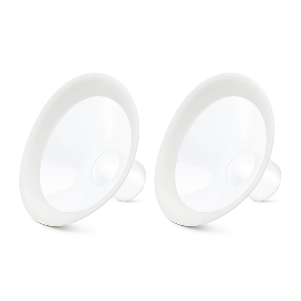 Medela PersonalFit Flex vista frontal mostrando forma ovalada y ajuste cómodo