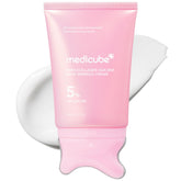 medicube envase frontal con gua sha, facilita masaje reafirmante