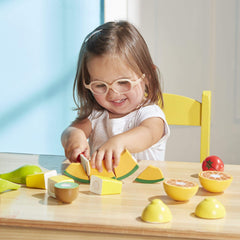 Melissa & Doug detalle del corte y textura de la madera con cierre autoadhesivo, aporta sensación táctil