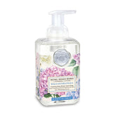Michel Design Works frasco frontal Wild Hydrangea con diseño floral y perfume sofisticado