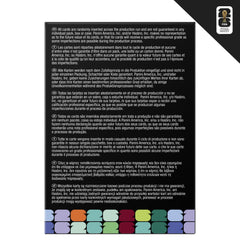 Monopoly Panini Prizm sobre abierto revelando carta con arte brillante, muestra variedad y atractivo