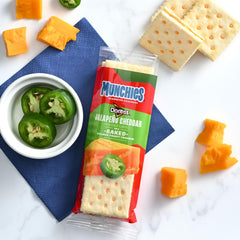 Munchies crackers abiertos mostrando relleno y crujiente para combinar