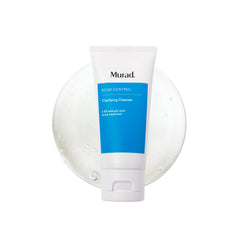Murad limpiador frontal con envase visible mostrando tamaño portátil y claridad