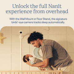 Nanit junto a objetos para comparar tamaño, portátil y visible en casa