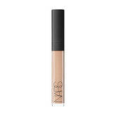 NARS corrector frontal con envase visible y acabado profesional