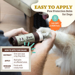 Natural Dog Company comparación de tamaño de la barra con una mano para portátilidad