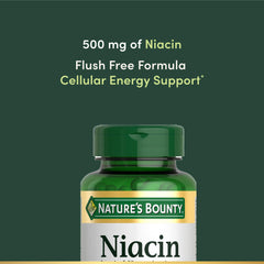 Nature's Bounty varias cápsulas en mano para comparar tamaño y dosificación