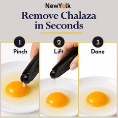 newyolk recogiendo fragmento de cáscara rápido para evitar desperdicio