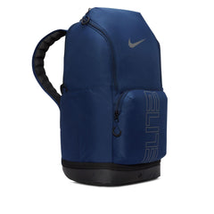 Nike Varsity Elite bolsillo inferior aislado mostrando zapatillas, mantiene separado el calzado