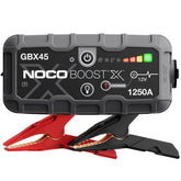 NOCO GBX45 vista frontal mostrando su carcasa resistente y controles, confiabilidad inmediata