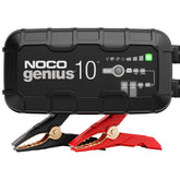 NOCO GENIUS10 vista frontal con carcasa compacta y controles, muestra confiabilidad