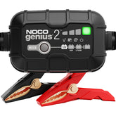 NOCO GENIUS2 vista frontal mostrando diseño compacto y puertos, ideal para ahorro de espacio