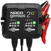 NOCO GENIUS2X2 frontal del cargador mostrando diseño compacto y beneficio de ahorro de espacio