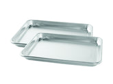 Nordic Ware bandeja frontal mostrando tamaño compacto y durabilidad