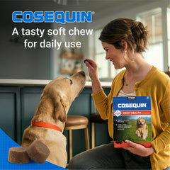 Nutramax Cosequin masticable en mano para mostrar tamaño real y dosificación fácil