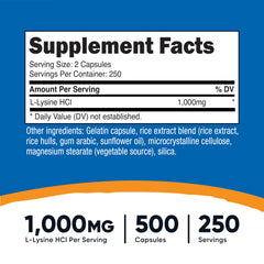 Nutricost detalle de tapa y etiqueta que indica cumplimiento GMP y FDA